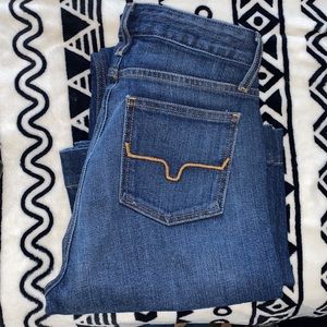 Too big on me, New, only worn once